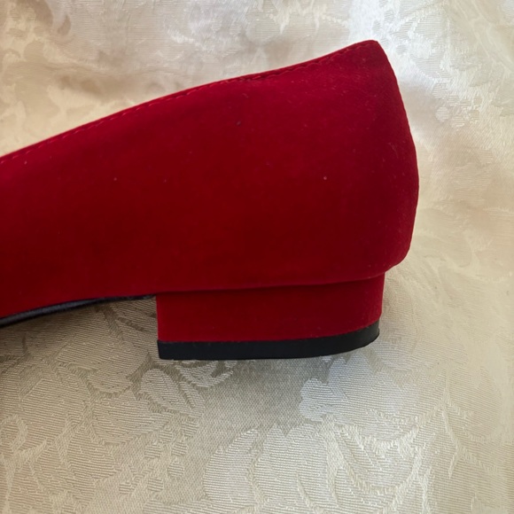 NWOT Lalla Red Velvet Rose Accent Flats, Size 7 - Picture 5 of 9